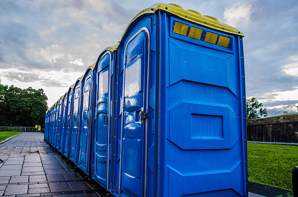 Best Portable restroom trailer rental  in Linden, AZ